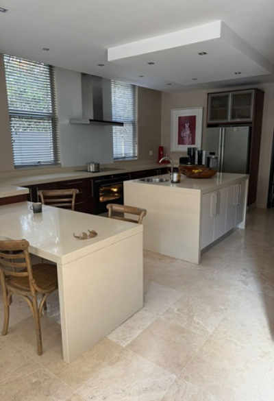 MAHOGANY VENEER KITCHEN IN EXCELLENT CONDITION!